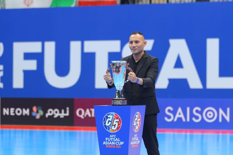 Caisar Silitonga Bawa Trofi Piala Asia Futsal 2026