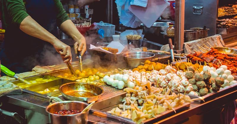 Ragam Kuliner Malam Indonesia Yang Selalu Ramai Pembeli