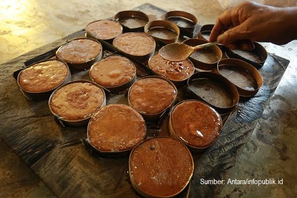 Proses Pembuatan Gula Aren Dari Pohon Hingga Siap Konsumsi