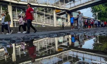 Aktivitas Sehat CFD Dan Suasana Akhir Pekan Di Tengah Kota