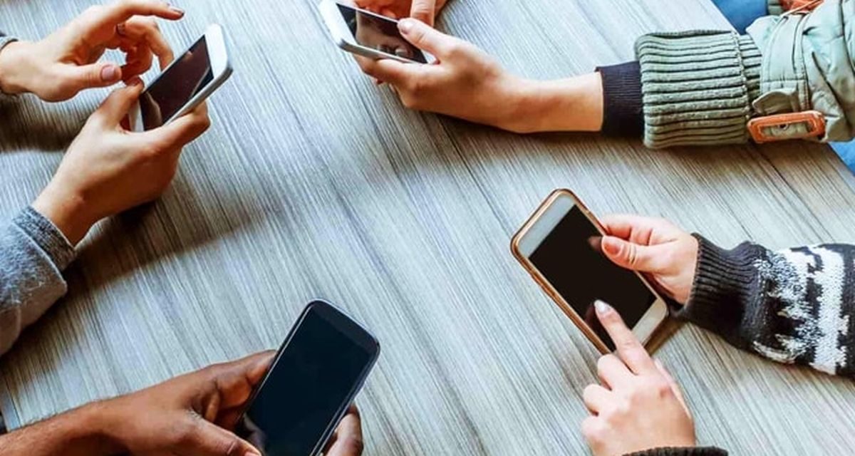Perkembangan Teknologi Smartphone Dan Pengaruh Kehidupan