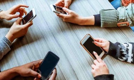 Perkembangan Teknologi Smartphone Dan Pengaruh Kehidupan