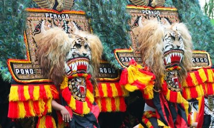 Ragam Tradisi Unik Dari Berbagai Daerah Di Indonesia