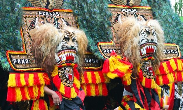 Ragam Tradisi Unik Dari Berbagai Daerah Di Indonesia