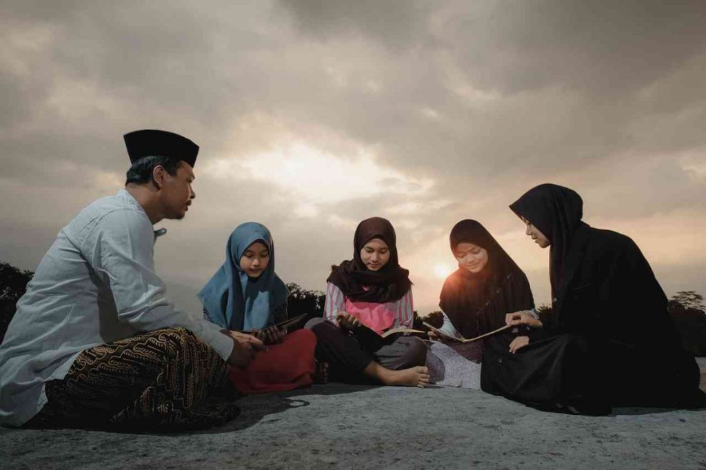 Nilai Kehidupan Islam Dan Ajaran Berkaitan Dengan Keseharian