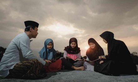 Nilai Kehidupan Islam Dan Ajaran Berkaitan Dengan Keseharian