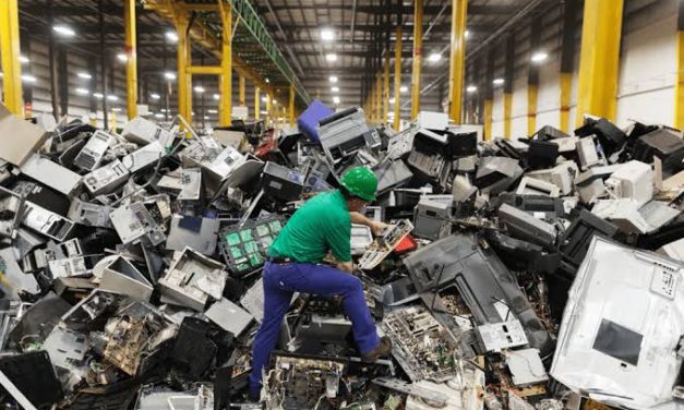 Sampah Elektronik: Limbah Perangkat Digital Dan Mengelolanya